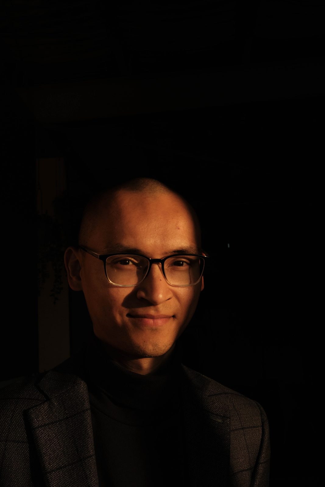 Baenedict, portrait in golden light